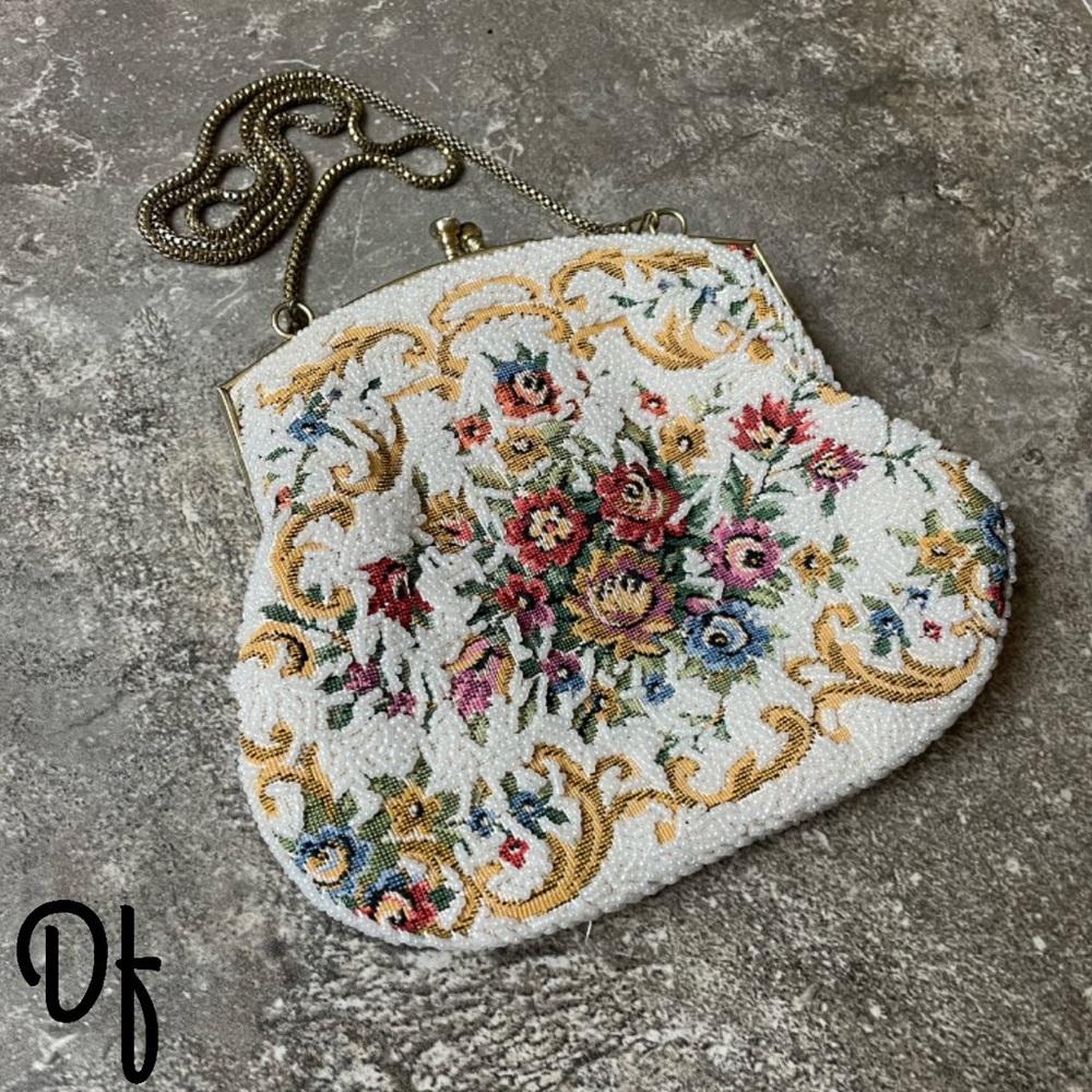 Vintage La Regale Floral Beaded Tapestry Small Purse
